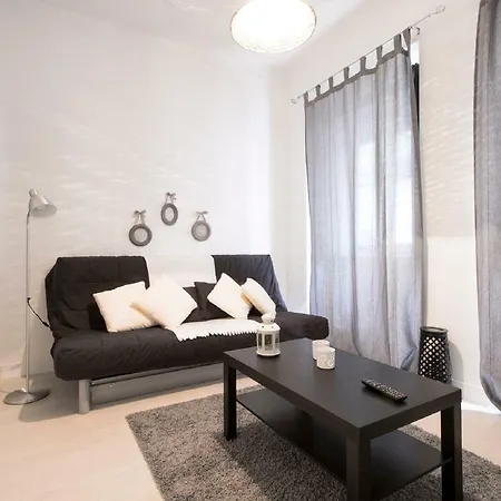 Trendy Alcantara Apartment