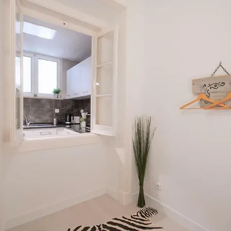 Trendy Alcantara Apartment * Lisbon