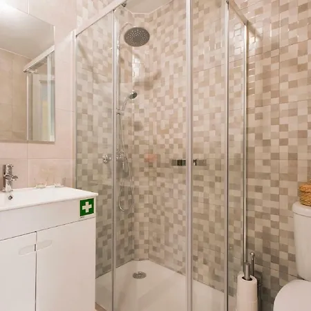 Trendy Alcantara Apartment