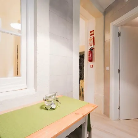 Trendy Alcantara Apartment Lisbon