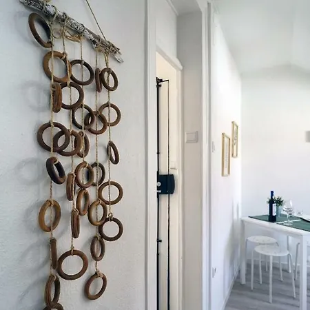 Trendy Alcantara Apartment